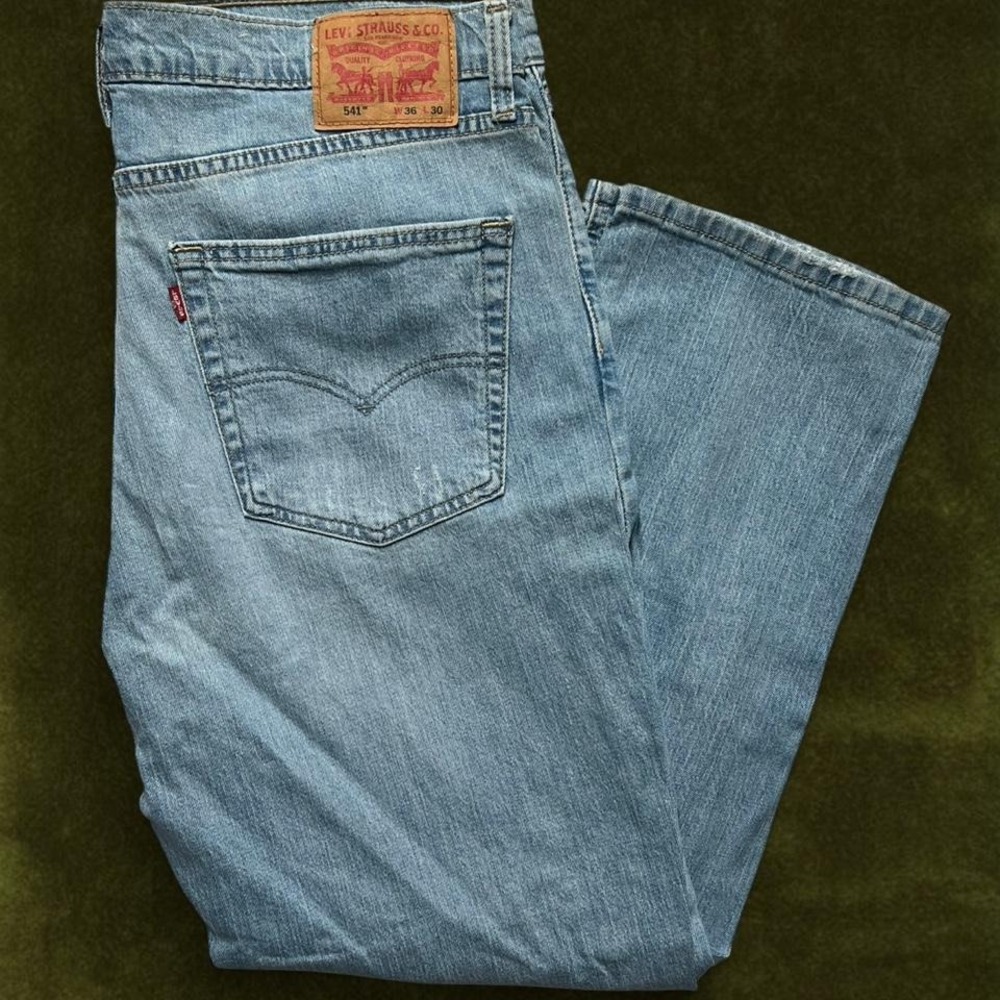 Levi's 541 Athletic Taper Distressed Jeans | Size 36x30 (Modern L/XL)